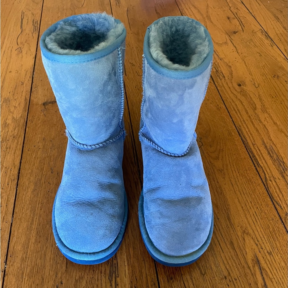 Women’s Ugg boots size 5 light blue